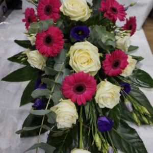 Hautavihko gerbera-ruusu-eustoma